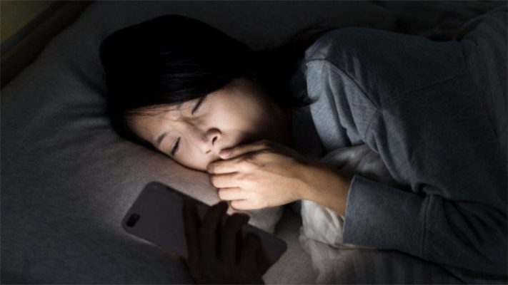 Người thường xuyên thức khuya nên bổ sung dinh dưỡng như thế nào để giảm ảnh hưởng đến sức khỏe?