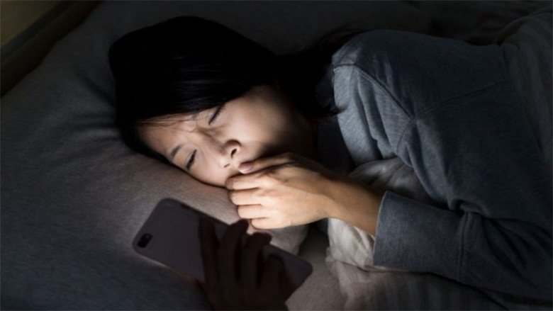 Người thường xuyên thức khuya nên bổ sung dinh dưỡng như thế nào để giảm ảnh hưởng đến sức khỏe?